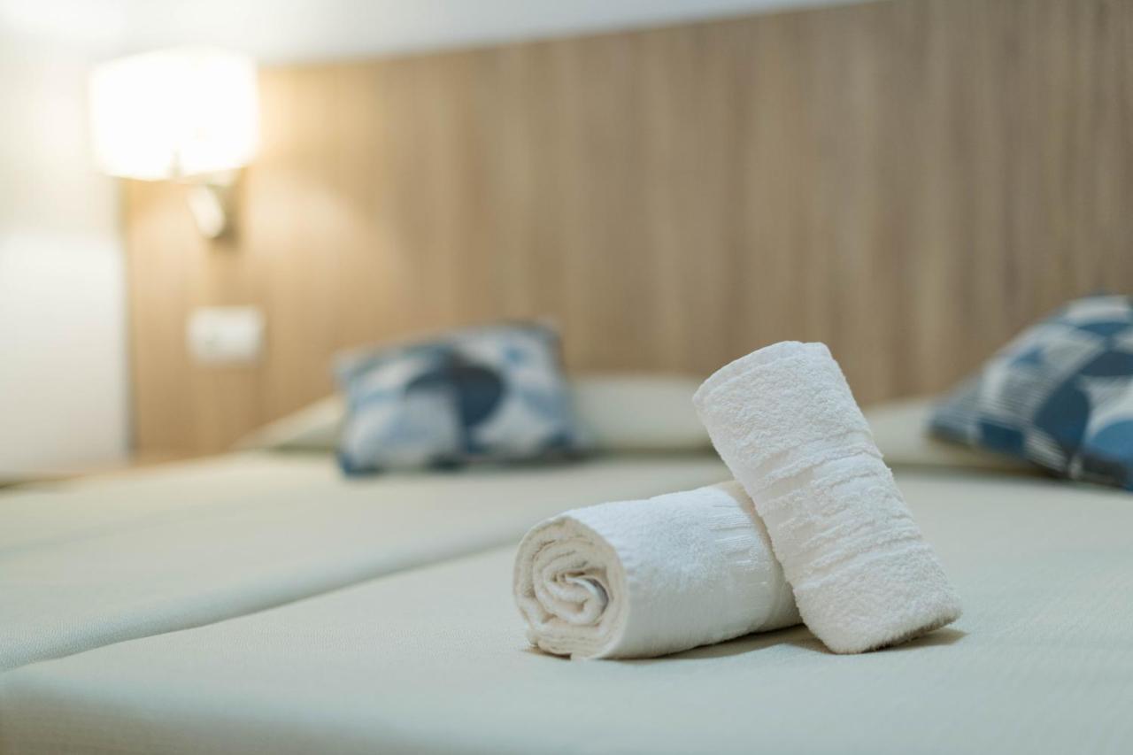 Hostal Mayol Santa Eulària des Riu Kültér fotó